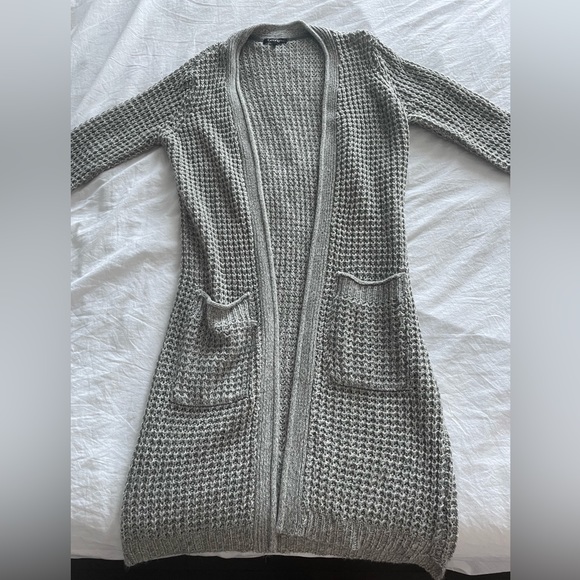 Size L George Long Cardigan - this is super cute with leggings or jeans - Picture 1 of 3